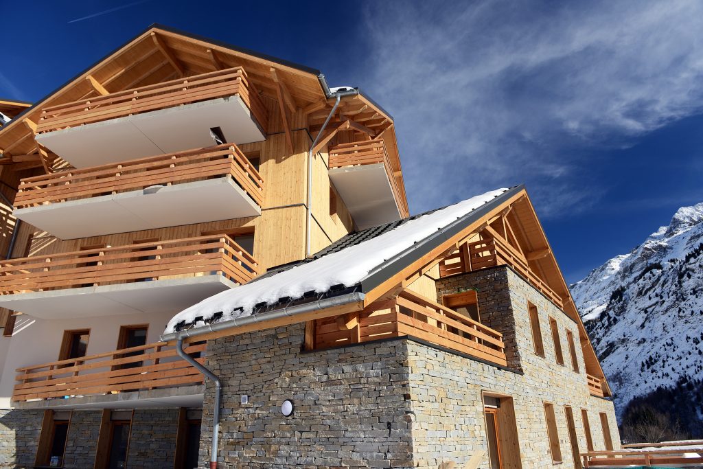 Self-catered ski apartments in Vaujany: Le Crystal Blanc